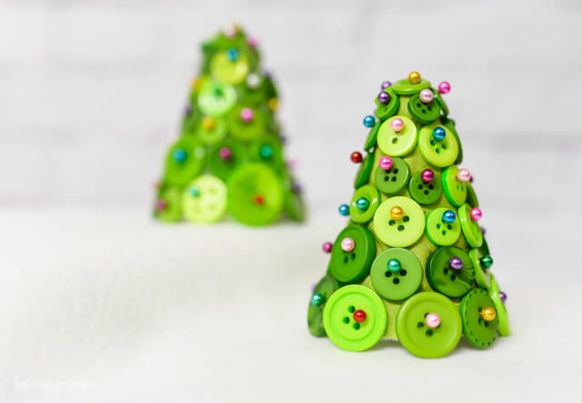 Button Christmas tree craft